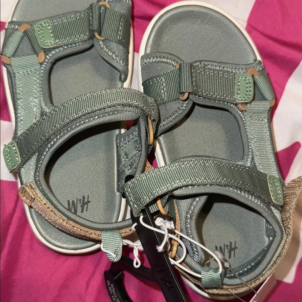 H&M Sage Green Strappy Sandals For Toddlers/kids(Boys) - Picture 5 of 7